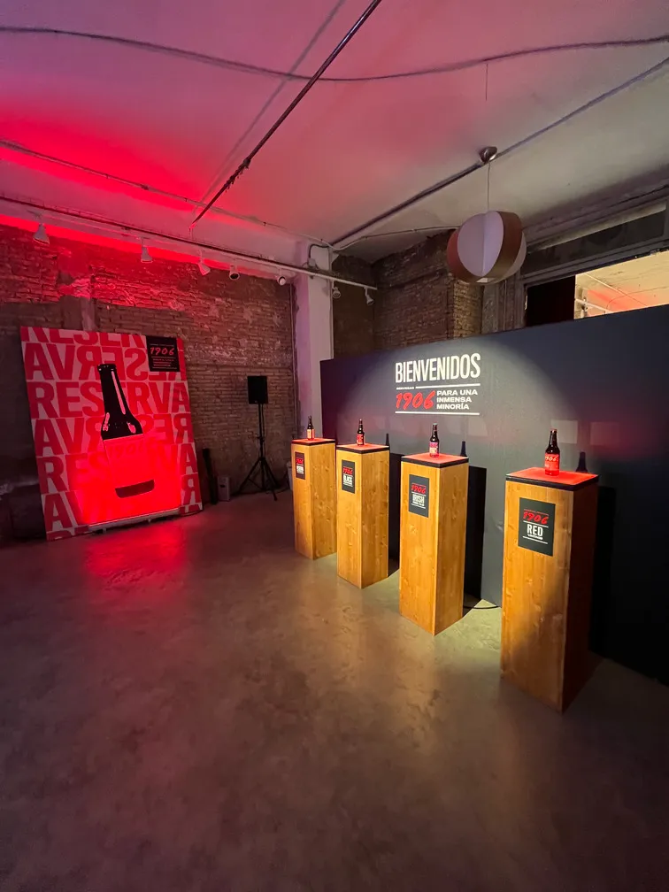 Diseño y producción espacio para evento de la cerveza 1906