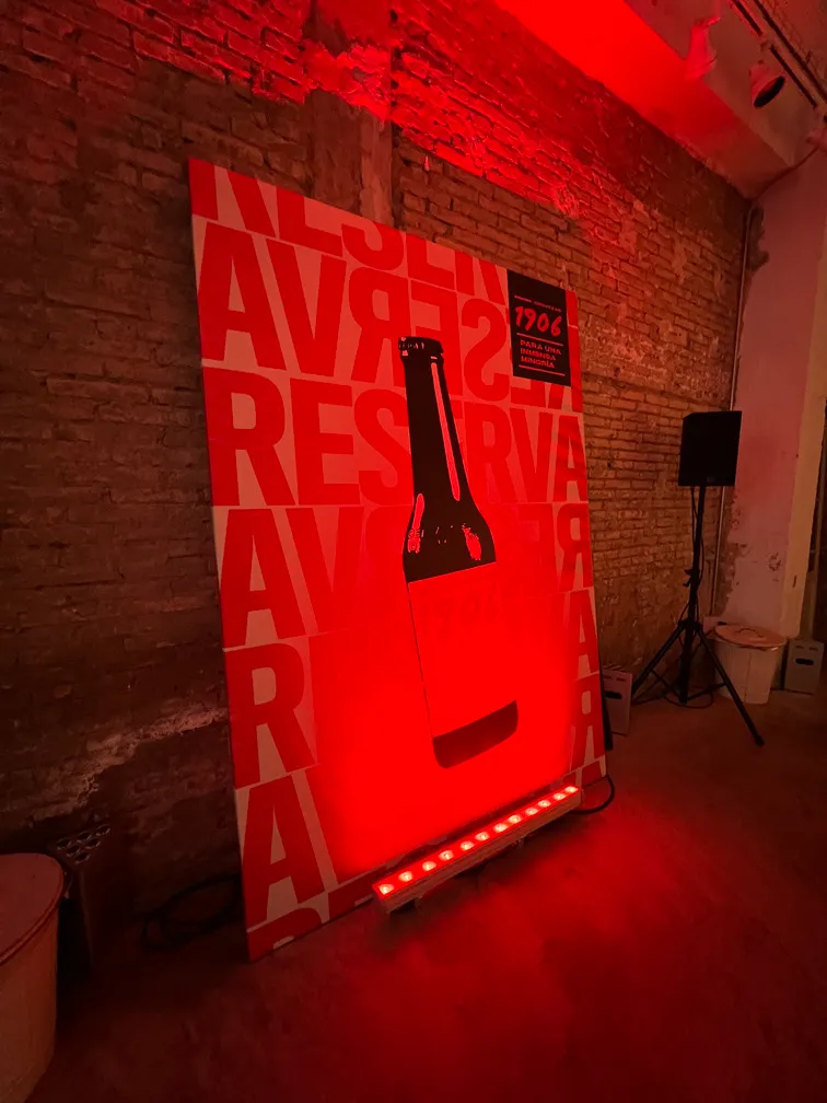 Diseño y producción espacio para evento de la cerveza 1906