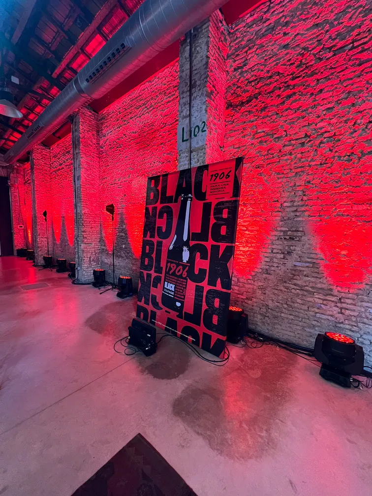 Diseño y producción espacio para evento de la cerveza 1906