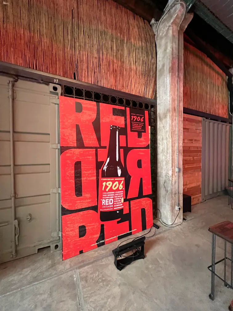 Diseño y producción espacio para evento de la cerveza 1906