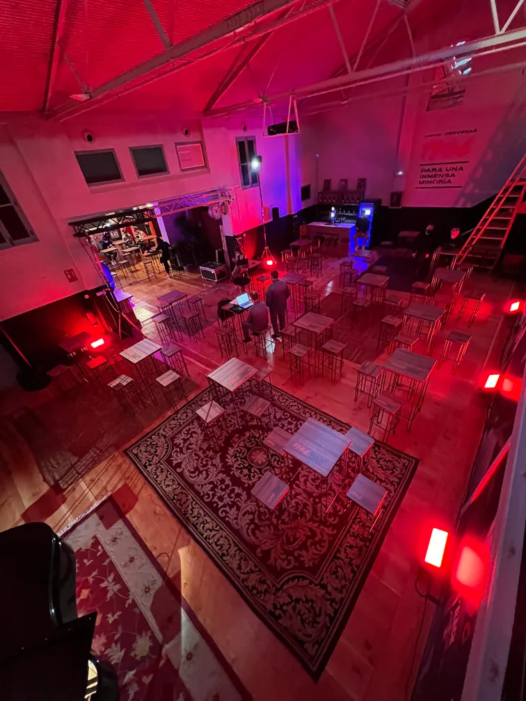 Diseño y producción espacio para evento de la cerveza 1906