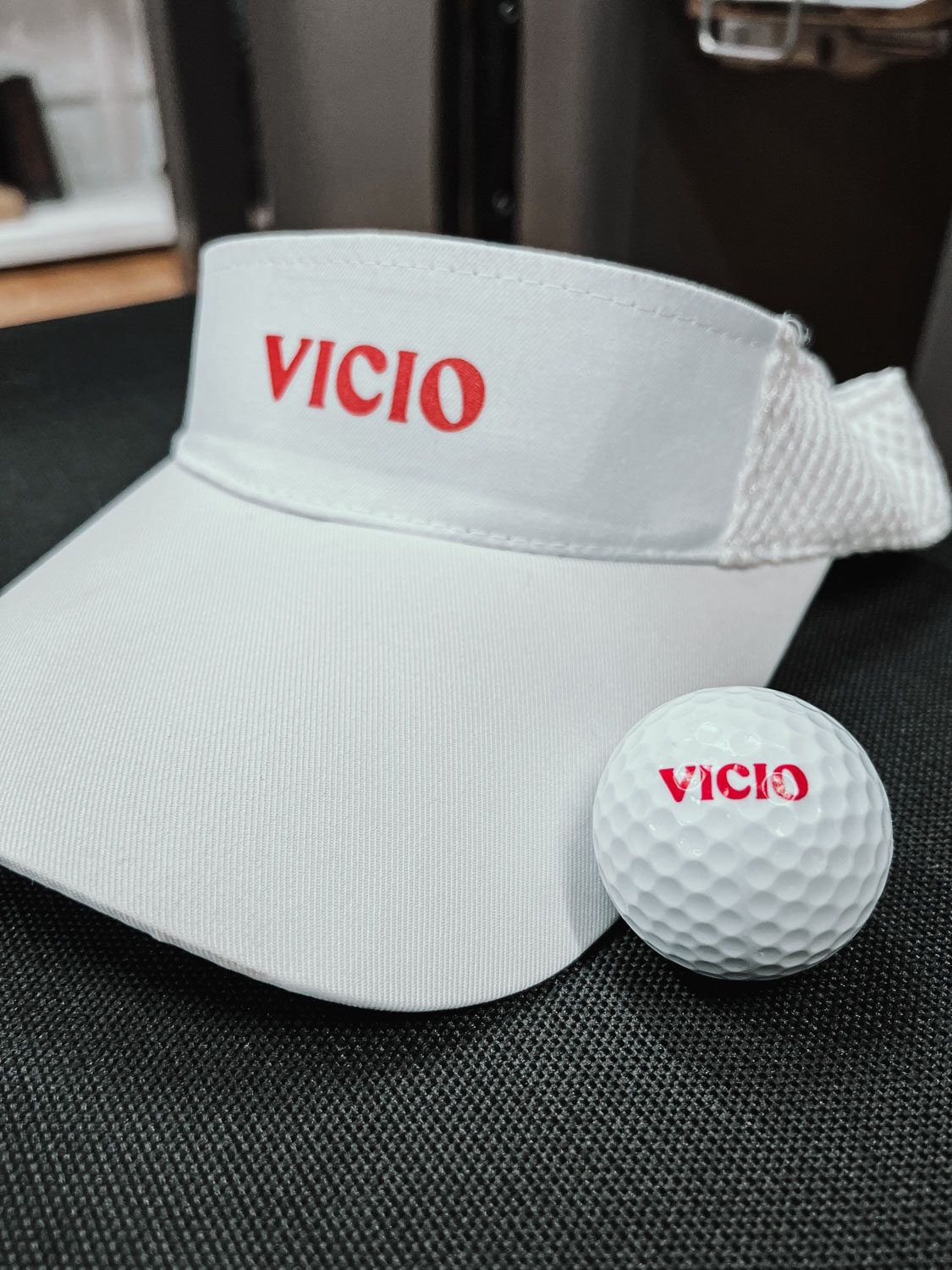 Diseño y producción de piezas de vestir para campaña de Vicio