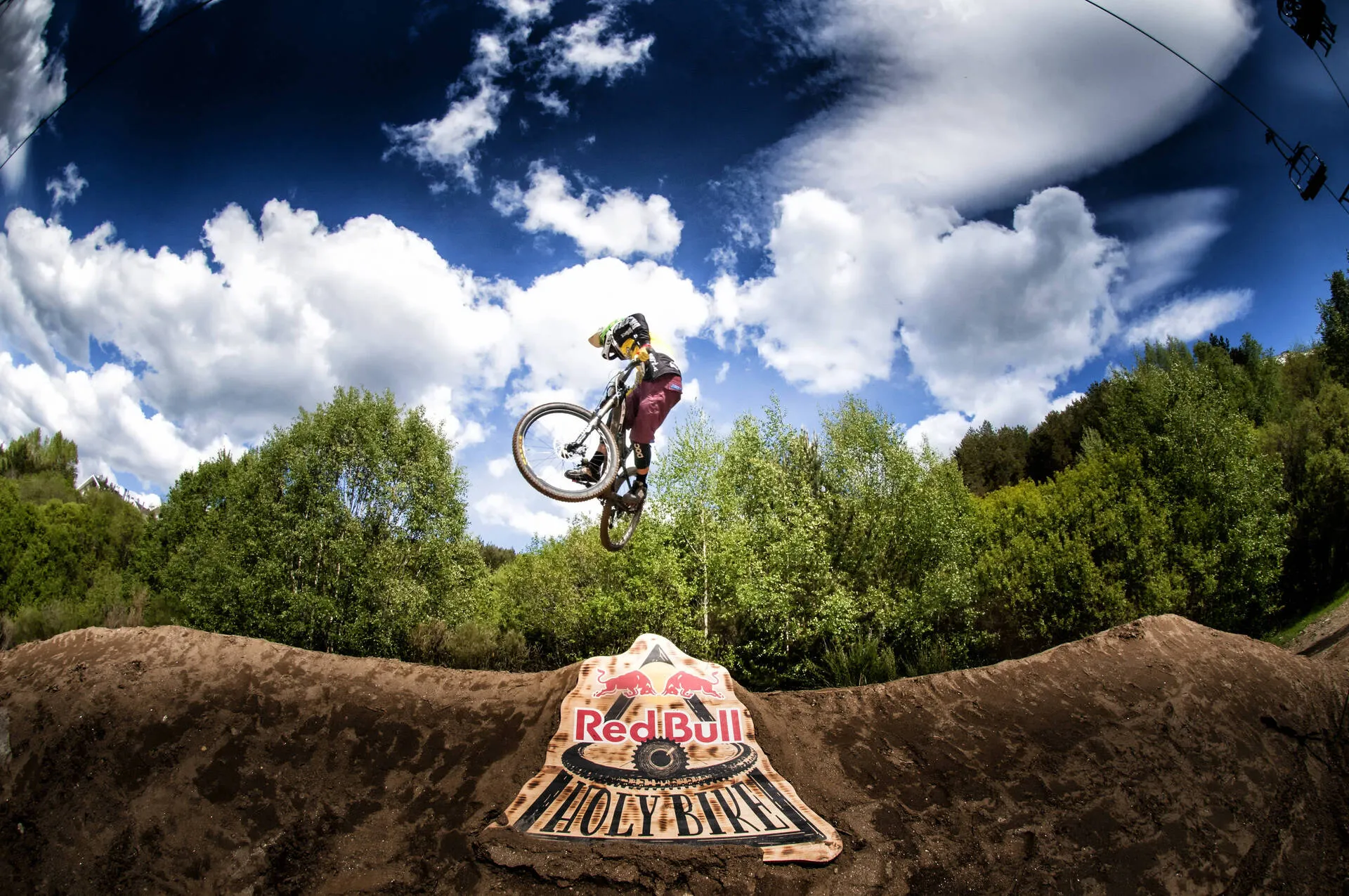 Diseño de marcador para evento Holy Bike de Red Bull