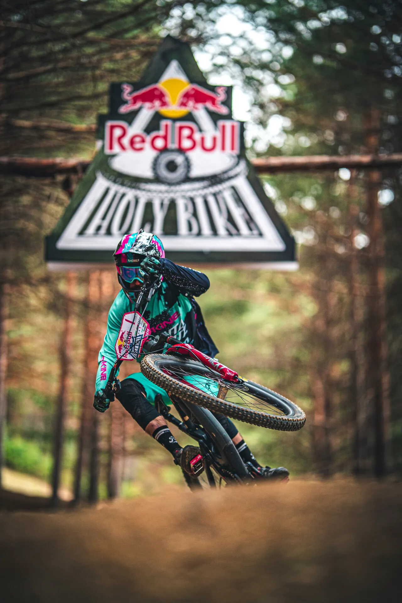 Diseño de marcador para evento Holy Bike de Red Bull