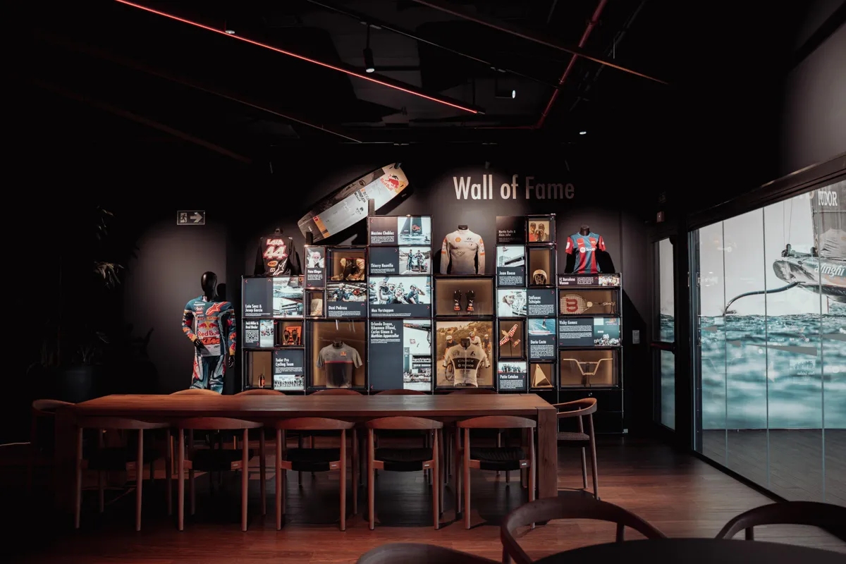 anchor-redbull-alinghi-wall-of-fame-4