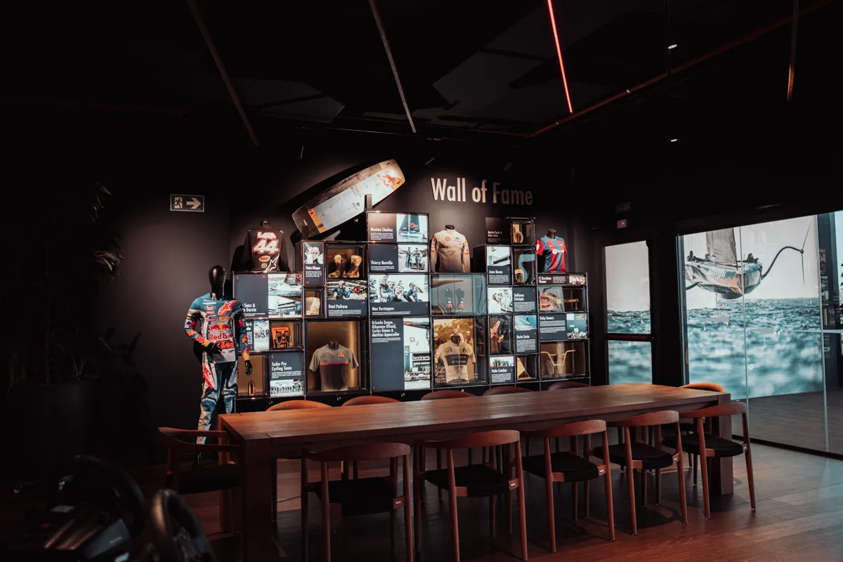 anchor-redbull-alinghi-wall-of-fame-9